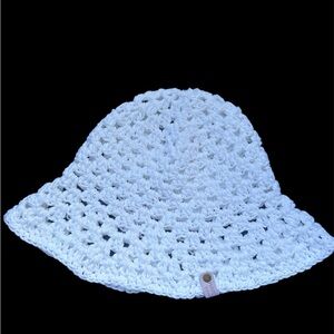 Made in Canada, 100% cotton bright white bucket hat. Handmade NWOT